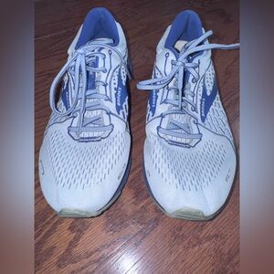 Brooks Navy and Cream Running Shoes